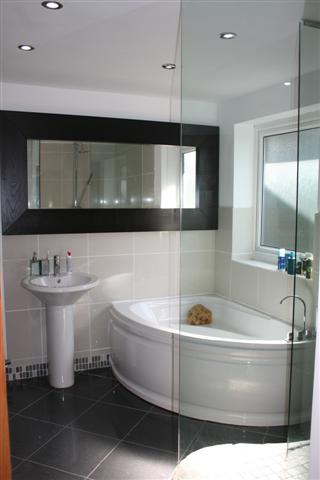 Alasdair's/ Main Bathroom
